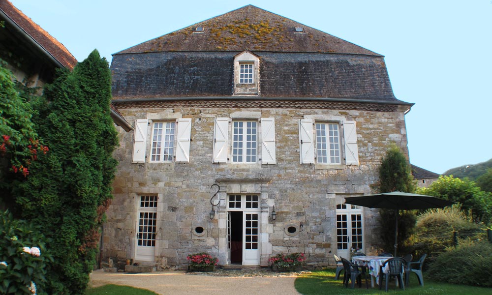 Maisonbelle face cour